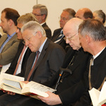 Überreichung der Festschrift zum 75er an Bischof Schwarz / KTU Linz, 9.6.2015