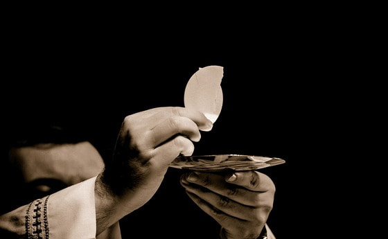 Eucharistie feiern...
