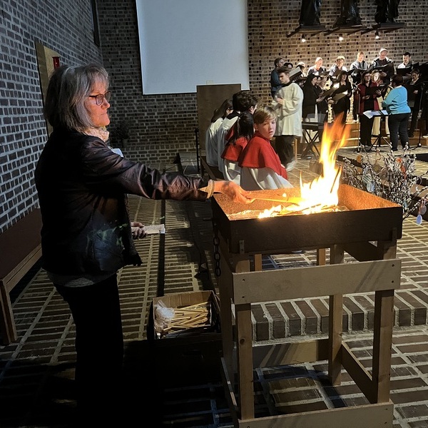 Entzünden des Osterfeuers
