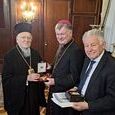 V. l.: Patriarch Bartholomaios, Bischof Manfred Scheuer und 'Pro Oriente'-Obmann Josef Pühringer.