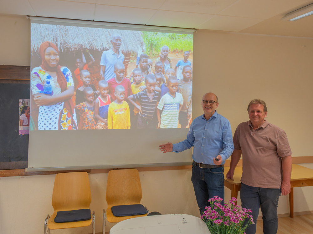 Vortrag von Günther Humer und Thomas Pauzenberger über ihre Reise zum Pfarrpartnerprojekt Kakonko