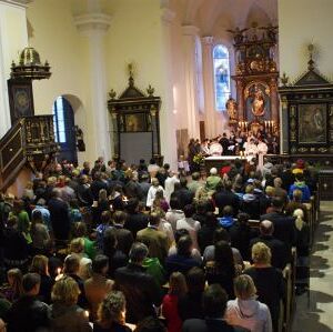 Auferstehungsgottesdienst / © Martin Schapfl Auferstehungsgottesdienst