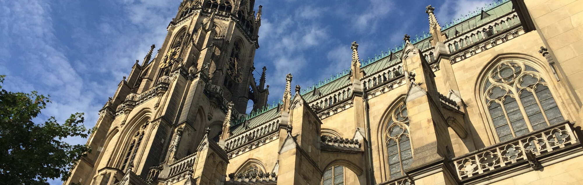 Dom außen